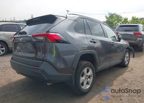 2020 Toyota Rav4 Xle z USA, uszkodzony, nr VIN 2T3P1RFV0LC074930